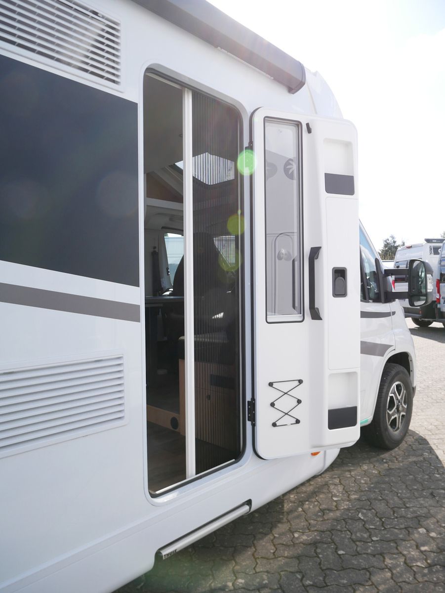 Fahrzeugabbildung Sunlight Adventure T 68 Hubbett, Automatik