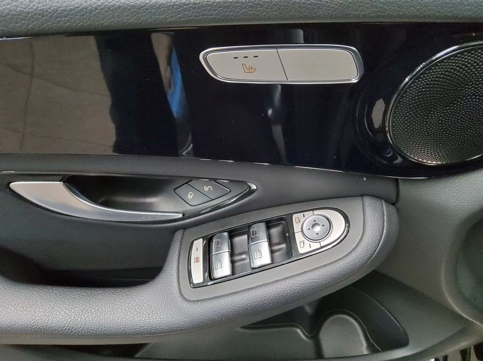 Mercedes-Benz C 220 T d Avantgarde Navi LED Kamera StandHzg foto 9
