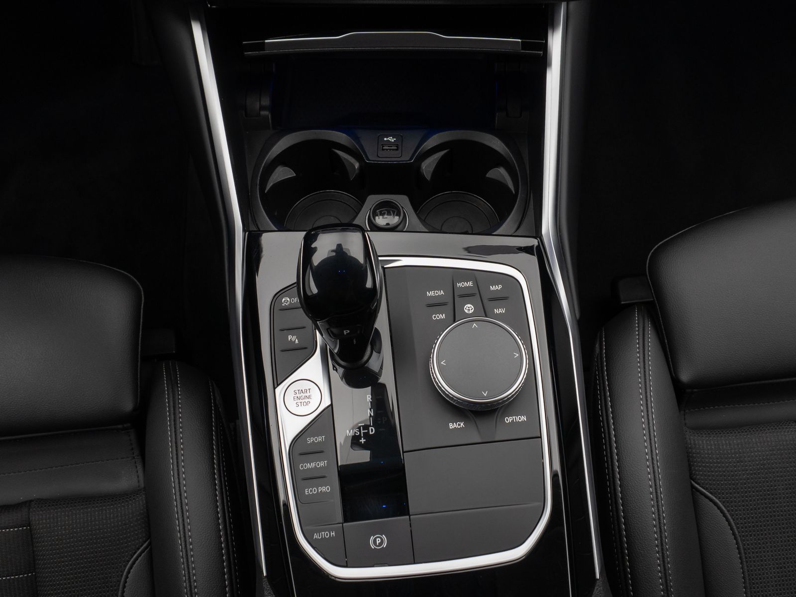 Fahrzeugabbildung BMW 320d SportLine DAB PDC Geschwindigkeitsreg Sport