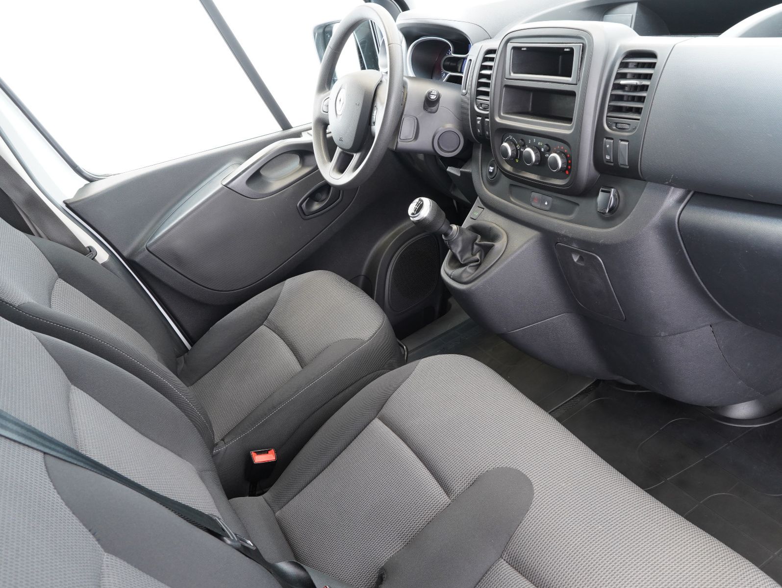Fahrzeugabbildung Renault Trafic Kasten ENERGY dCi 145 L2H1 3,0t REGAL/AHK