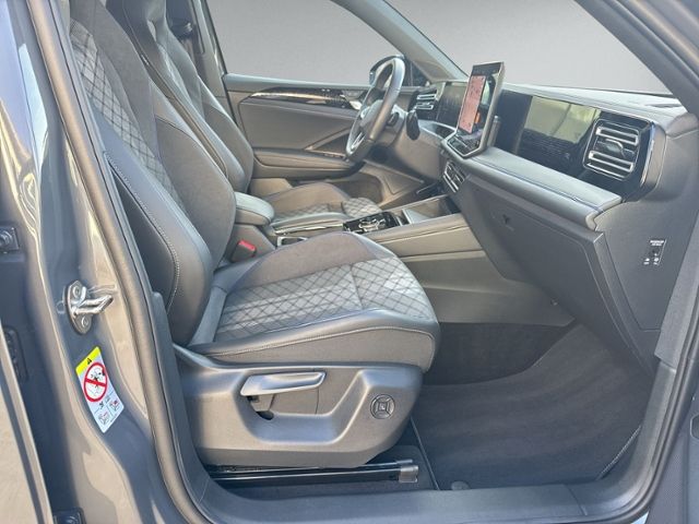 Tiguan 2.0 TDI DSG R-LINE AHK+NAVI.+ACC+HEAD-UP+