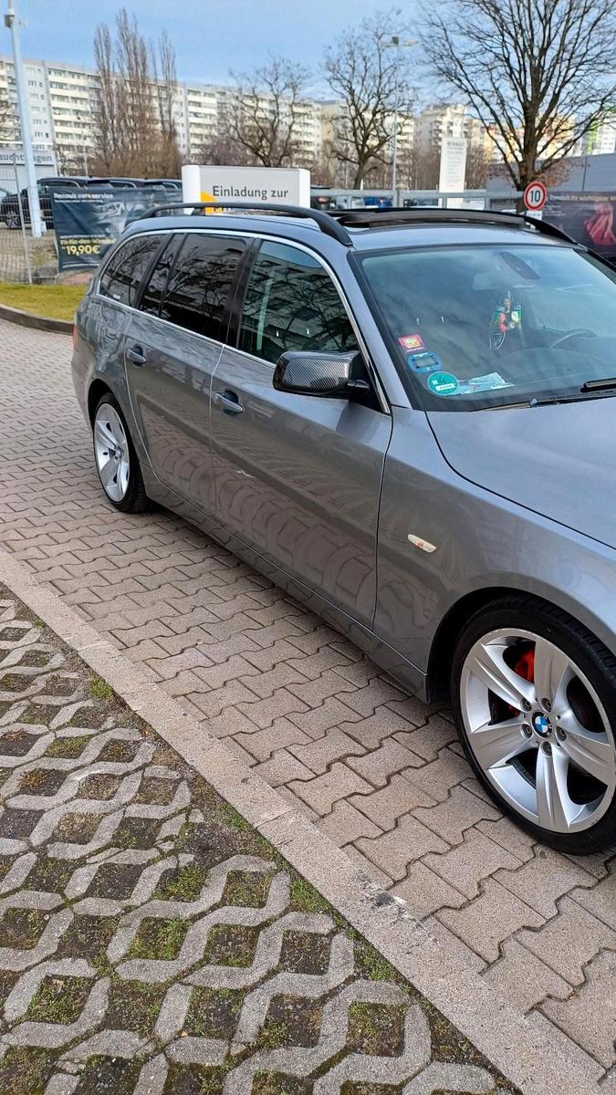BMW 530 2004 — interior