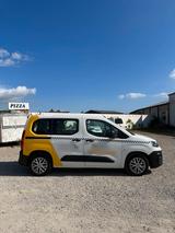 Citroën Berlingo BlueHDi 100 - ROLLSTUHLUMBAU/TAXI - Citroën: Taxi