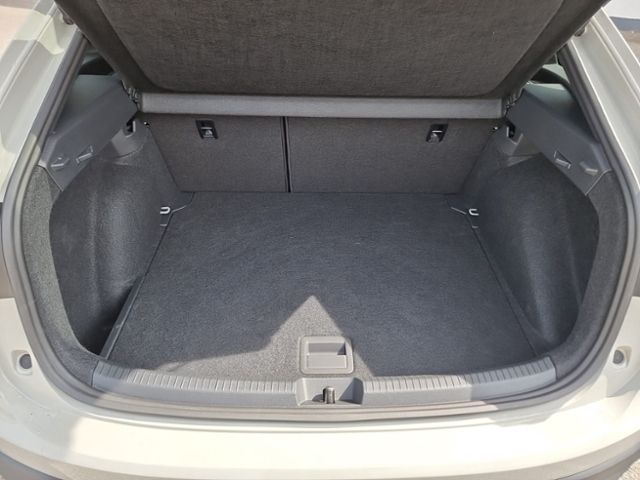 Fahrzeugabbildung Volkswagen Taigo 1,0 TSI AHK MATRIX-LED DCP NAVI SHZ PDC AL