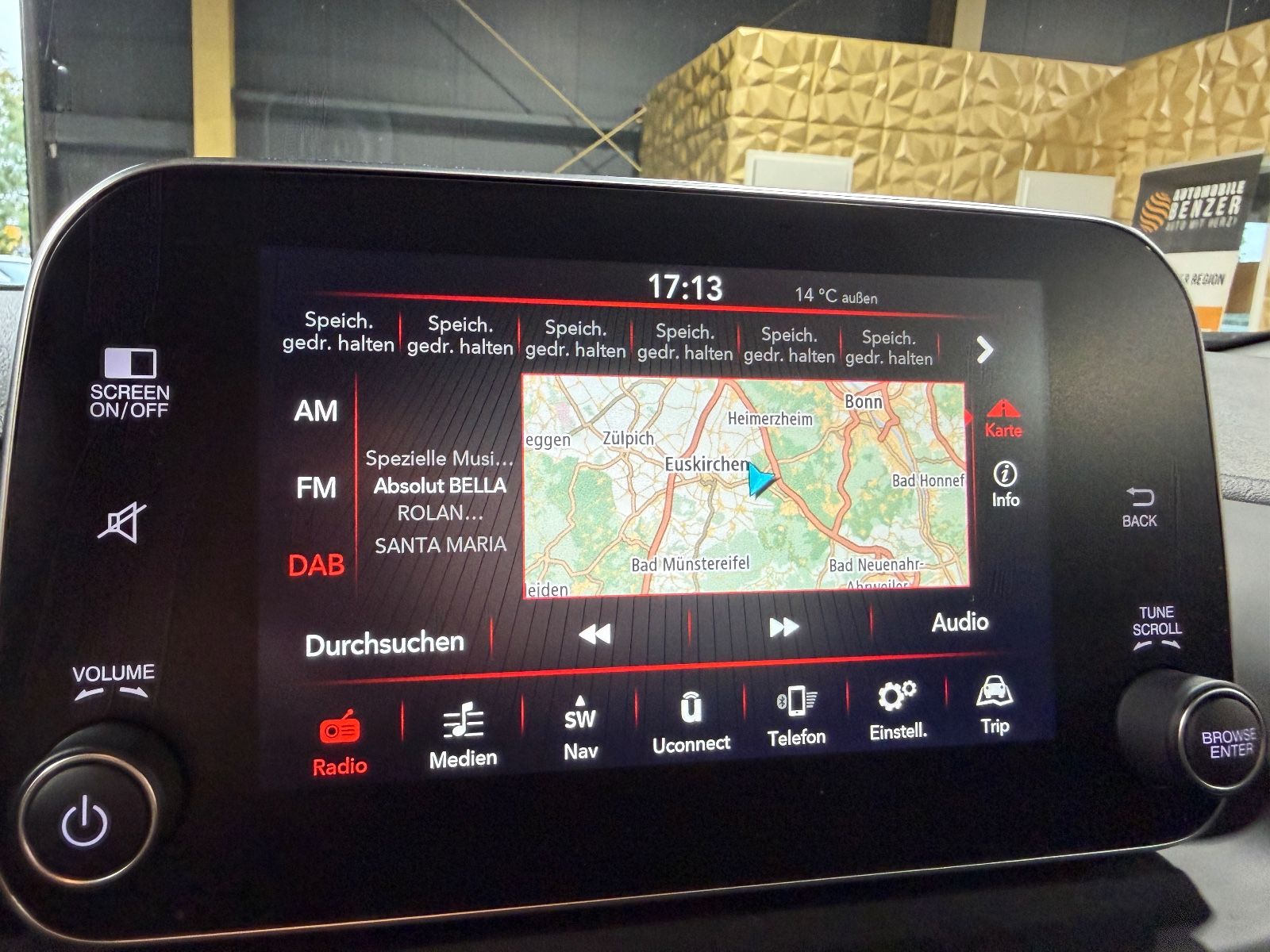 Fahrzeugabbildung Fiat Tipo/AUTOMATIK/LED/NAVI/KAMERA/SHZ