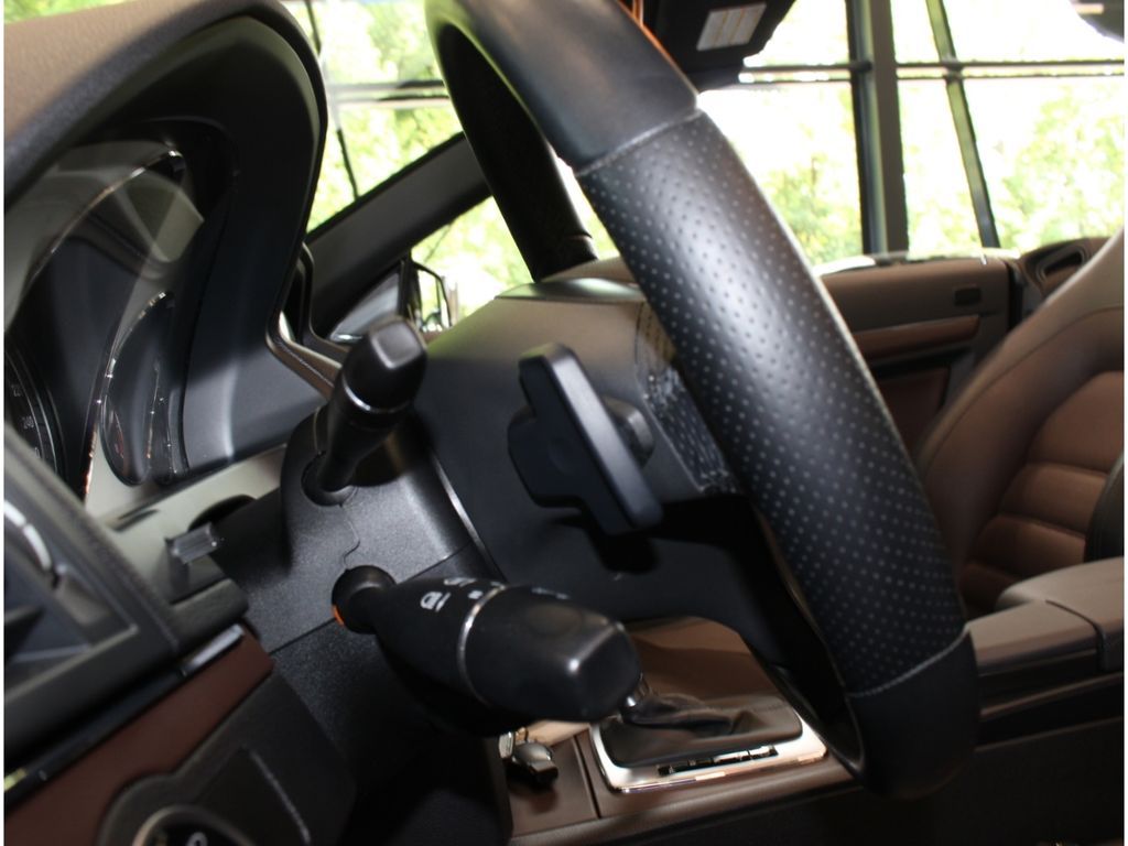 Fahrzeugabbildung Mercedes-Benz E 350 CGI AMG Line BlueEff. Designo*H&K*TOP