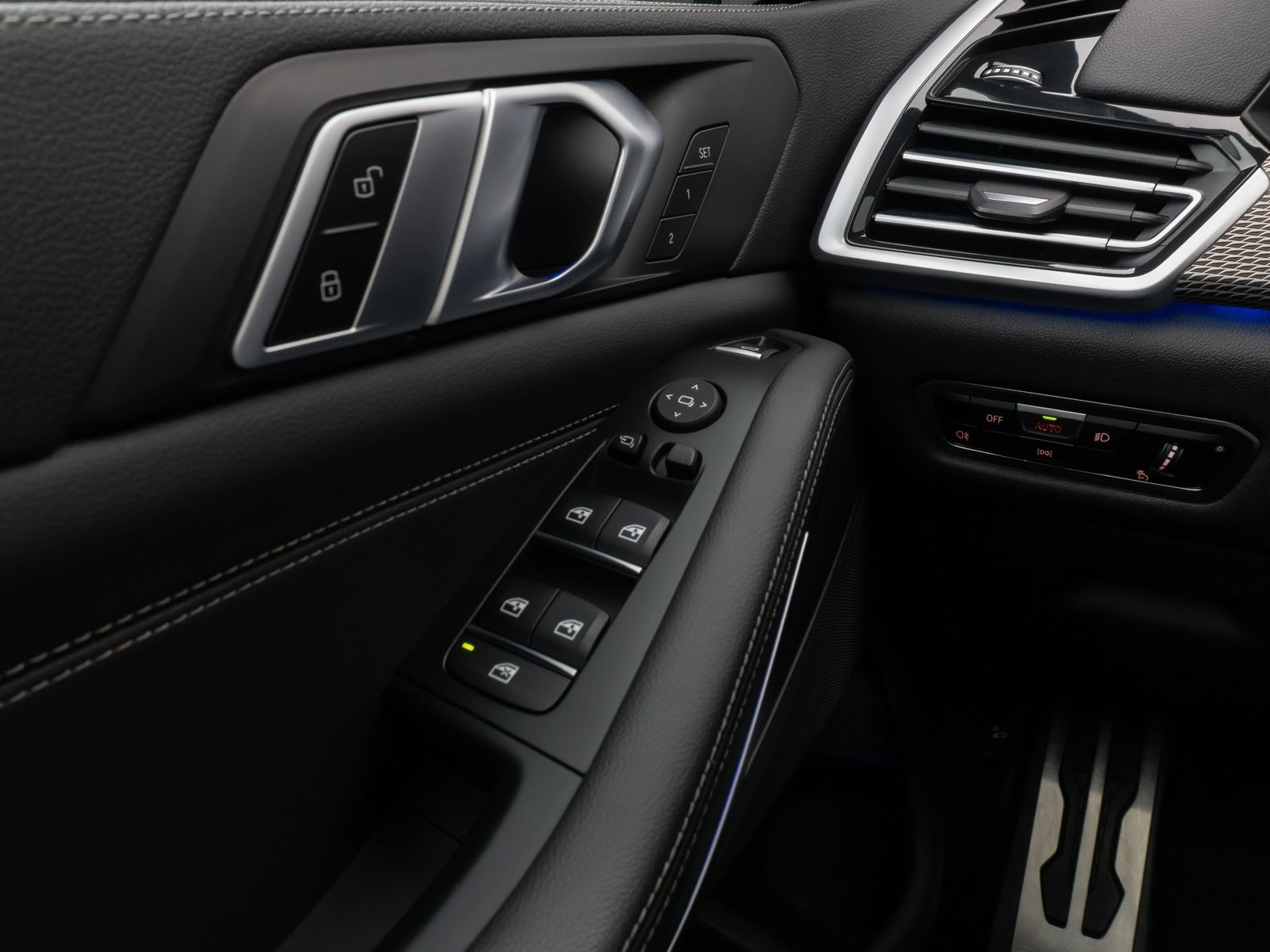 Fahrzeugabbildung BMW X5 xD30d M Sport Panorama Kamera HUD DAB HiFi