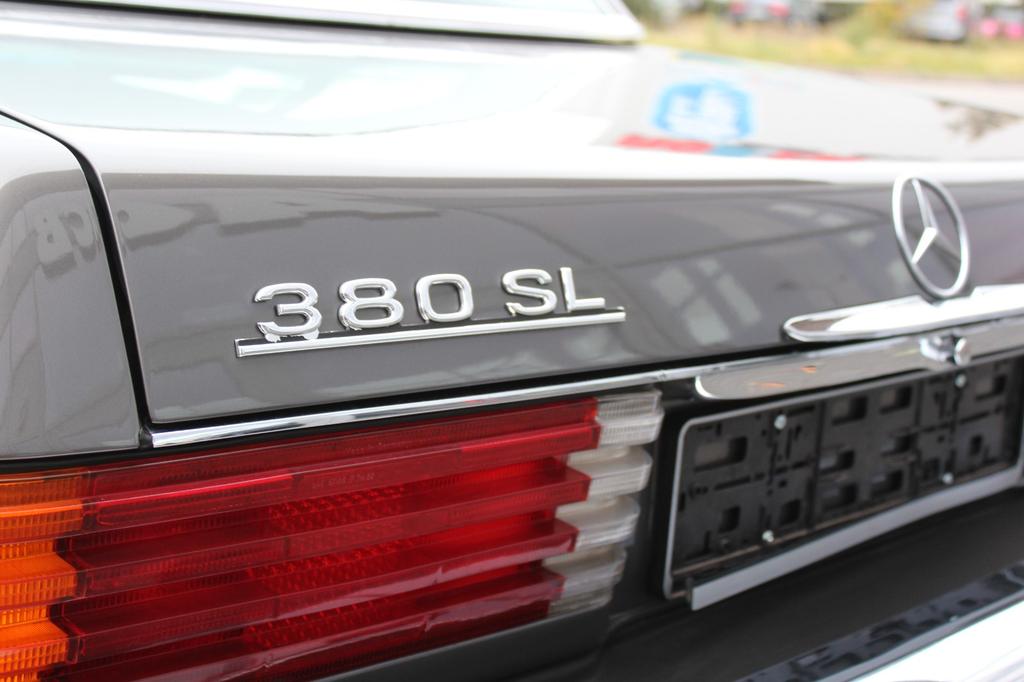 Mercedes-Benz SL 380