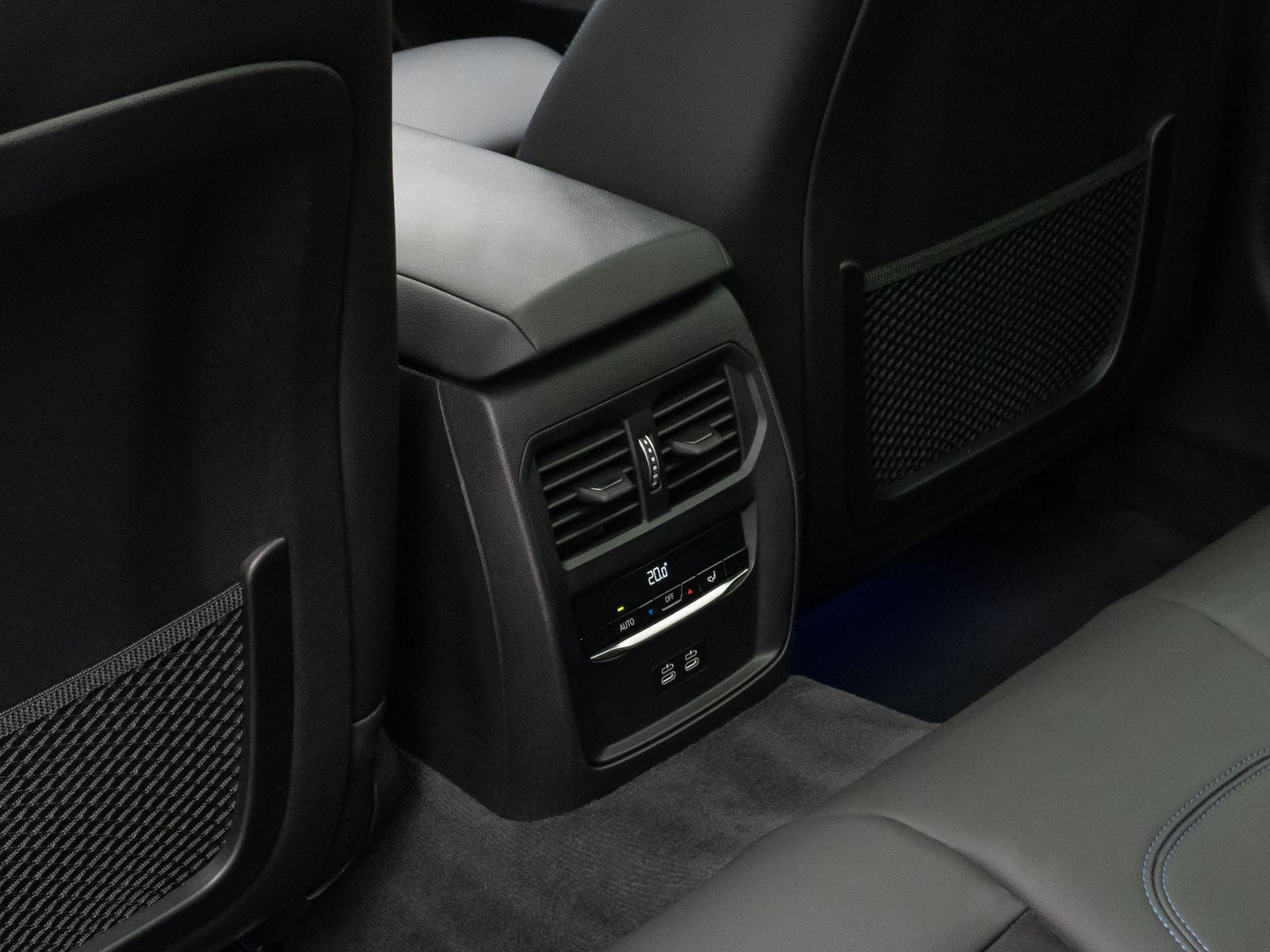 Fahrzeugabbildung BMW 320d xD M Sport Panorama Laser Kamera DAB HiFi
