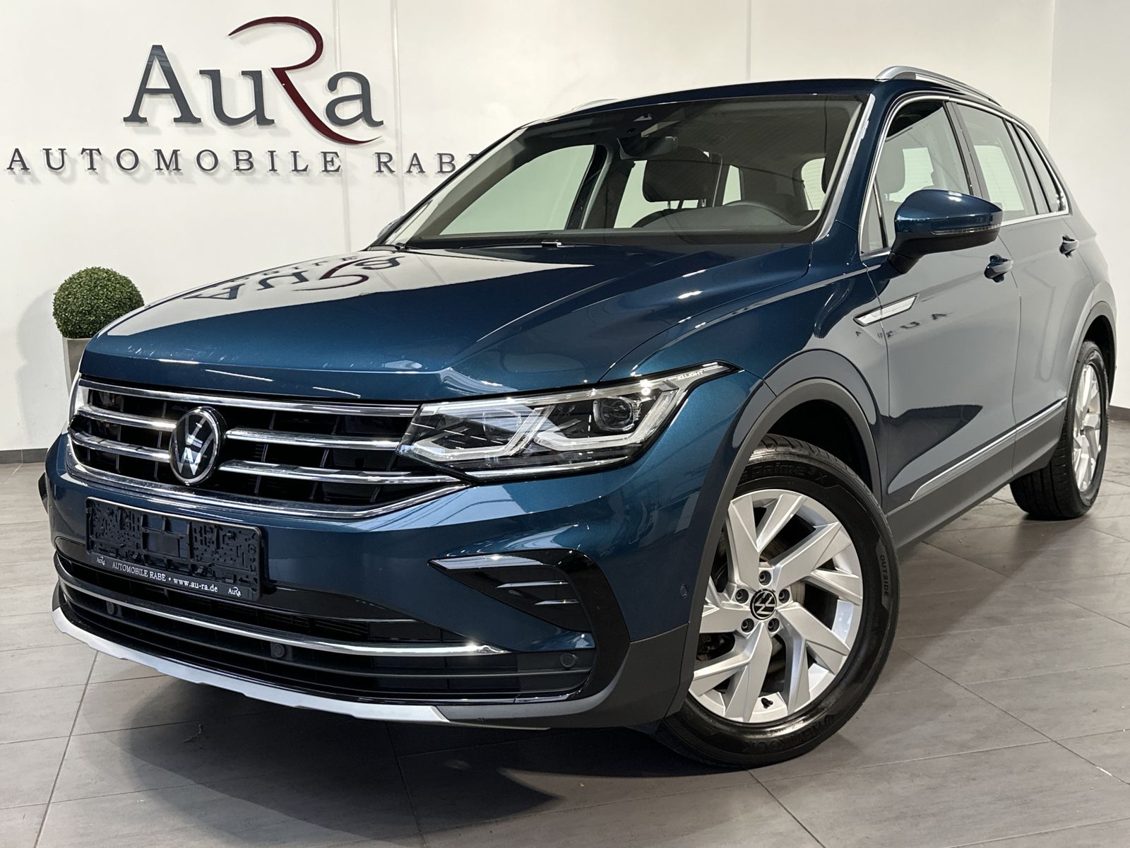 Fahrzeugabbildung Volkswagen Tiguan 2.0 TDI DSG Elegance NAV+MATRIX+ACC+VCOCK