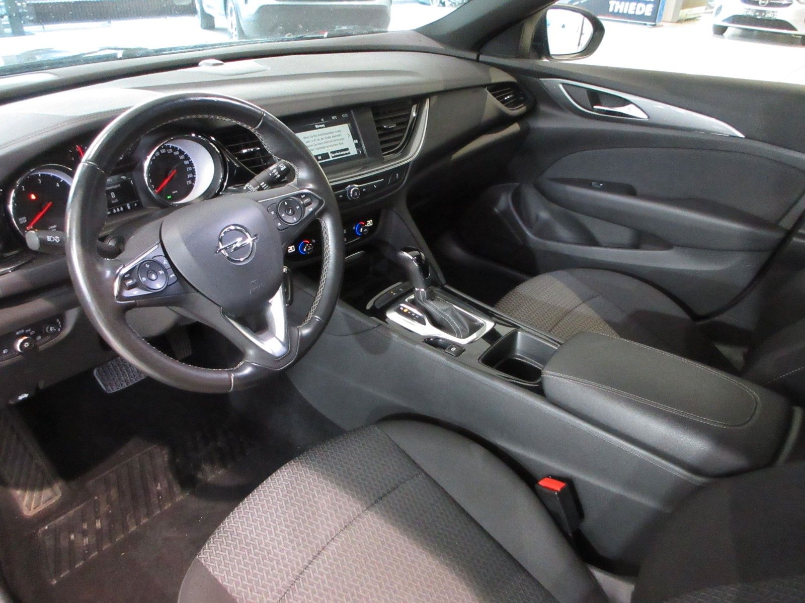 Fahrzeugabbildung Opel Insignia B ST 1.5D LED/NAVI/PDC/SHZ/LHZ
