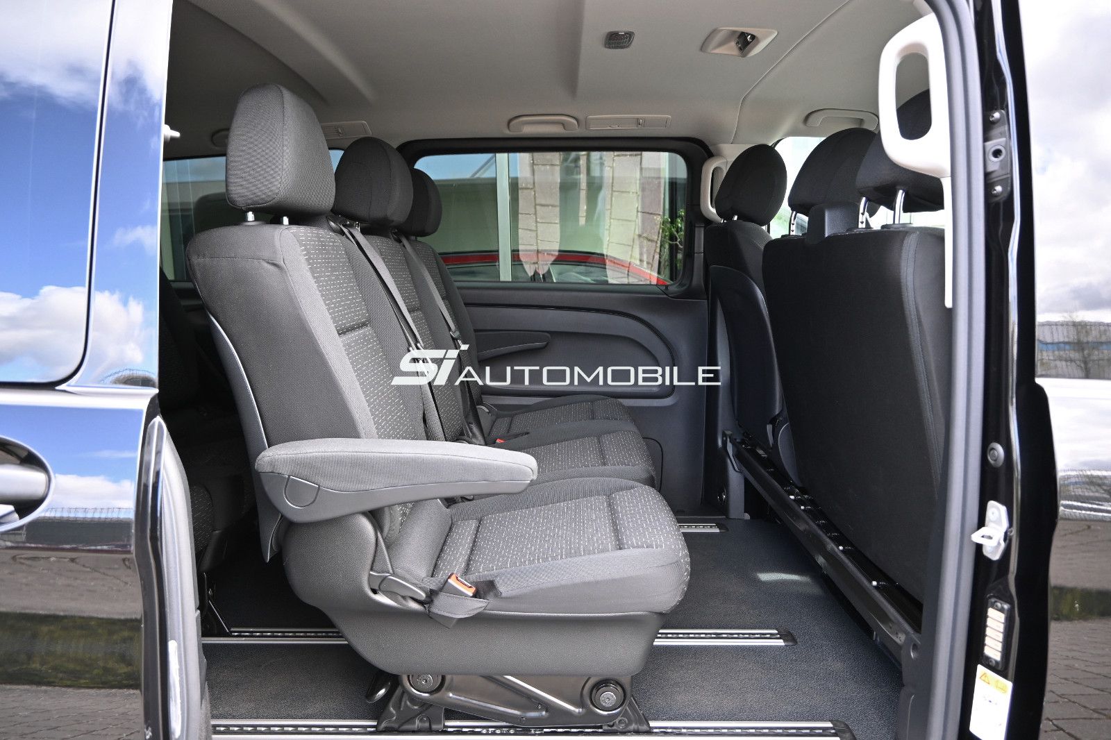 Fahrzeugabbildung Mercedes-Benz Vito 119 CDI 4x4 PRO Extralang Tourer °ACC°STHZ°
