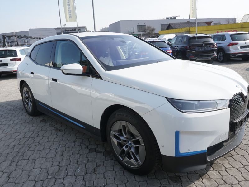 BMW iX xDrive 77 KW/h Aut. *TOPAUSSTATTUNG* imagem 3