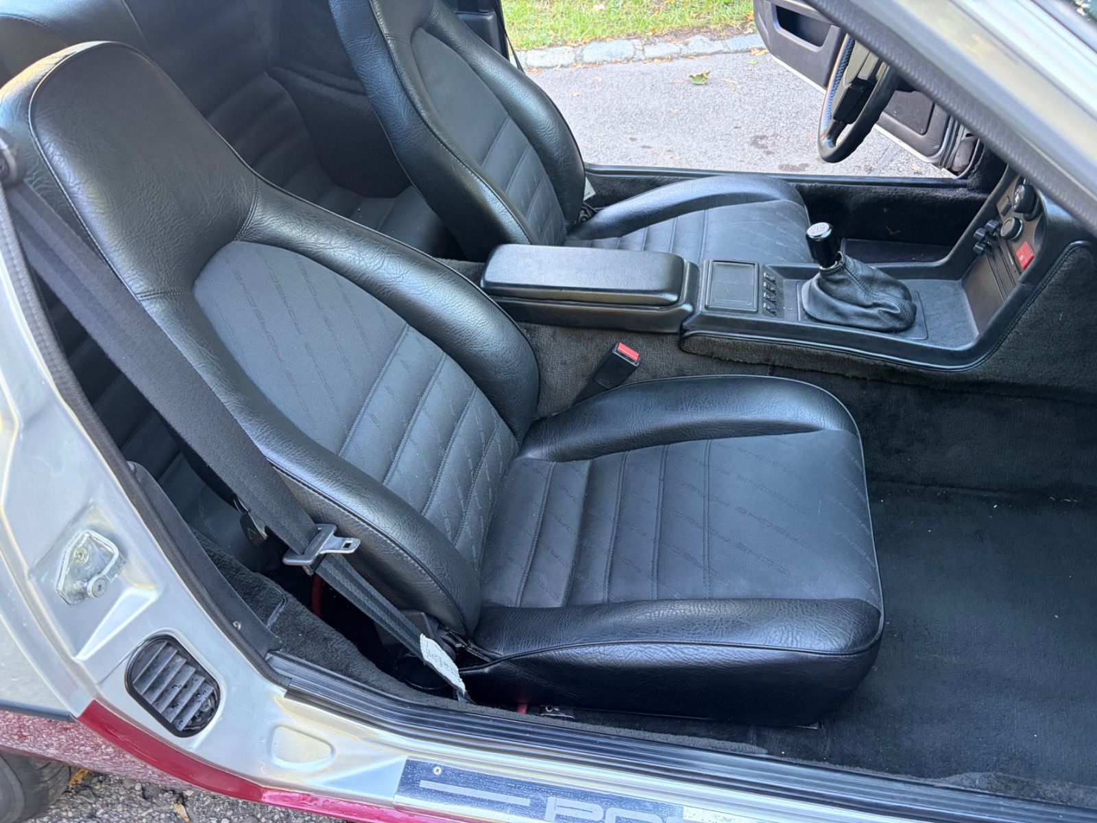 PORSCHE 924 14