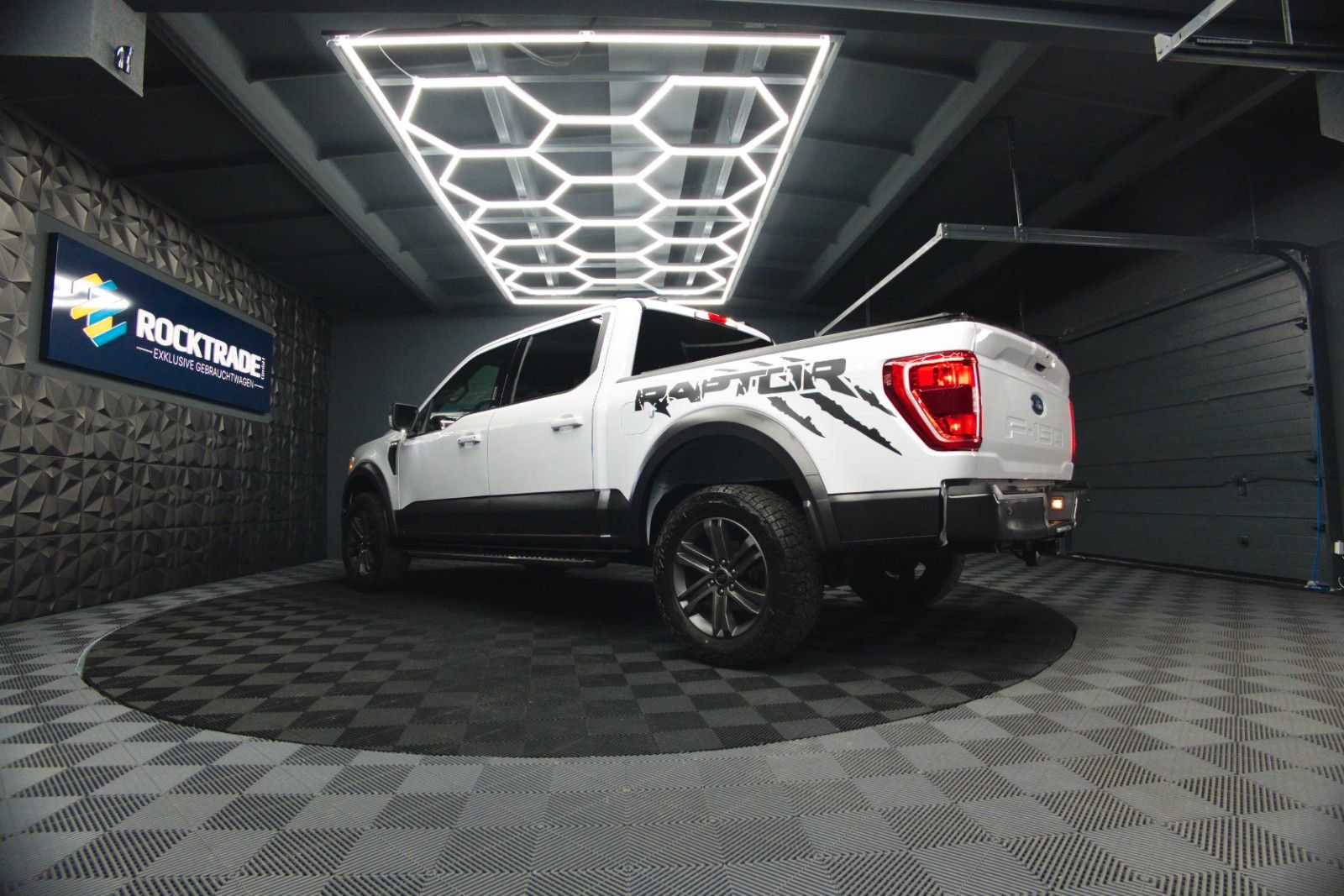 Fahrzeugabbildung Ford F150 5.0L V8 4x4 Offroad SuperCrew RAPTOR 19%