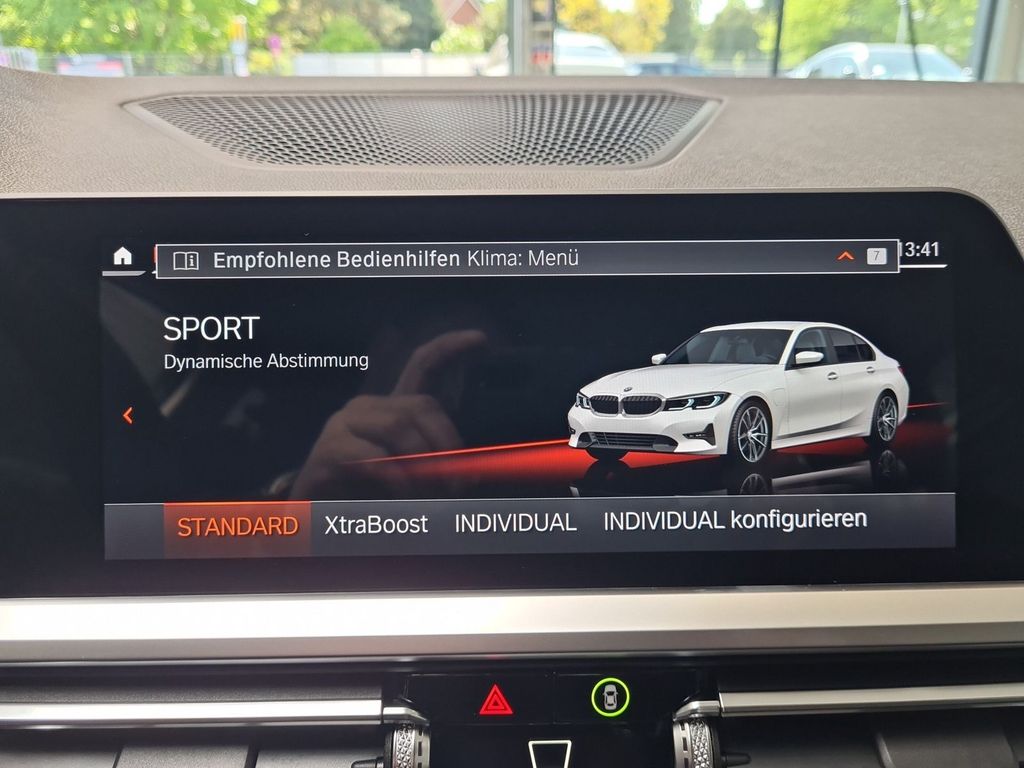 BMW 330 e Sport Line LED DAB AHK RFK Shz uvm.