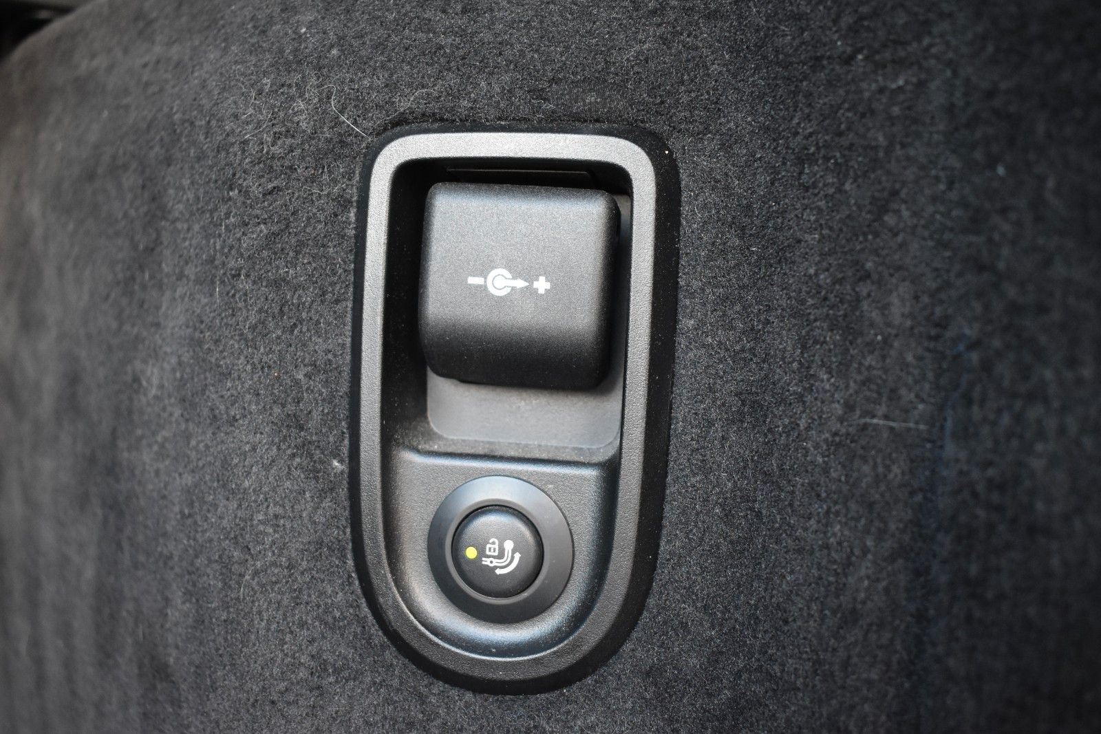 Fahrzeugabbildung BMW 520d Touring xDrive M Sport AHK/LED/KAMERA/TEMP.