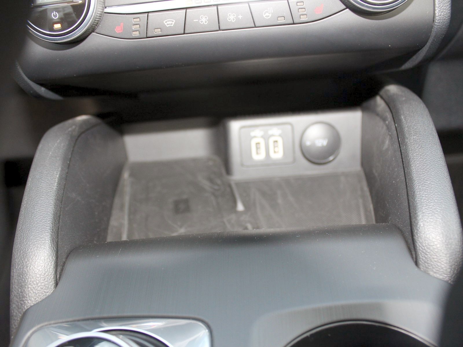 Fahrzeugabbildung Ford Kuga Plug-In Hybrid Cool & Connect