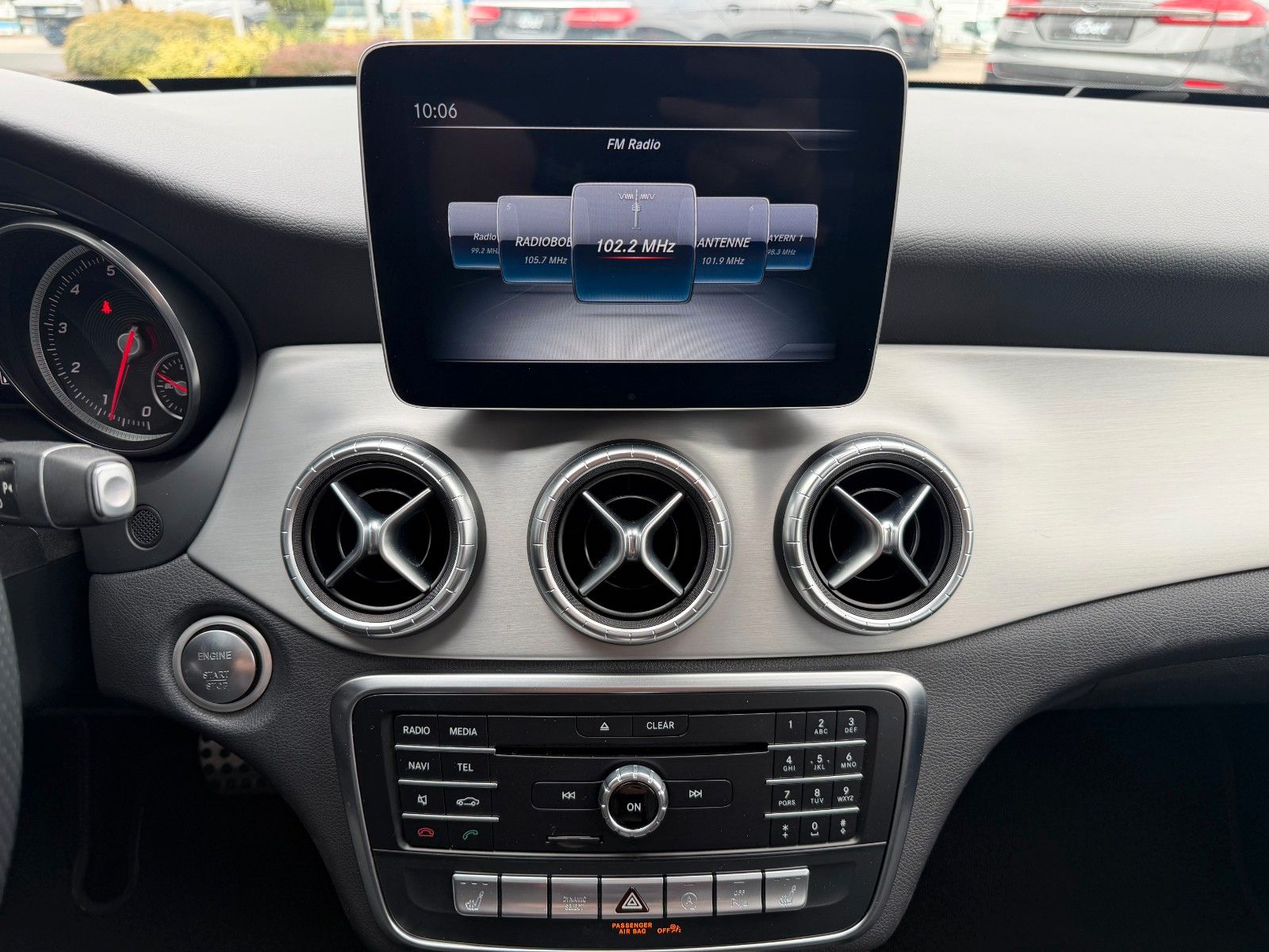 Fahrzeugabbildung Mercedes-Benz CLA 200 SB AMG+Pano+Distr+AHK+RKamera+TotW+