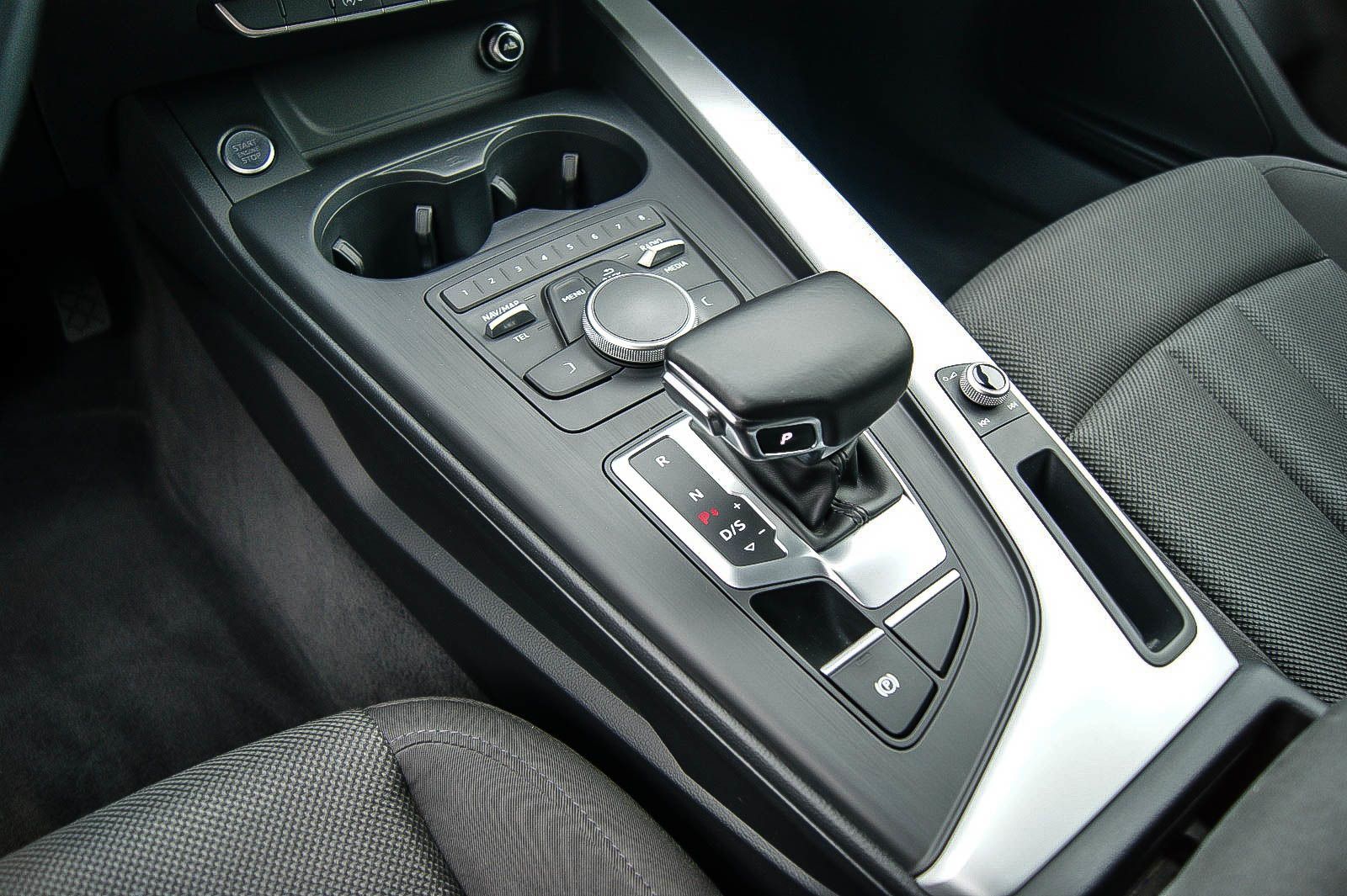 Fahrzeugabbildung Audi A4 Avant 14TFSI S-Tronic NAVI XENON ANHÄNGERKPLG