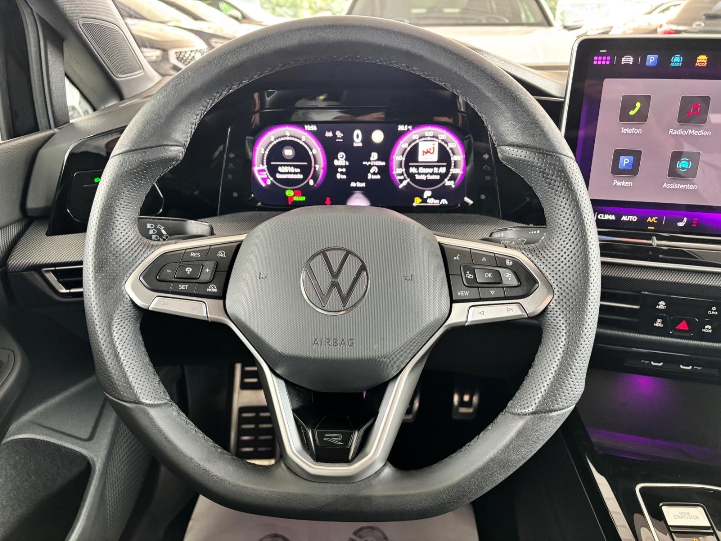 Volkswagen Golf VIII Variant 1.5 eTSI DSG R-Line ACC RFK LE, миниатюра 8