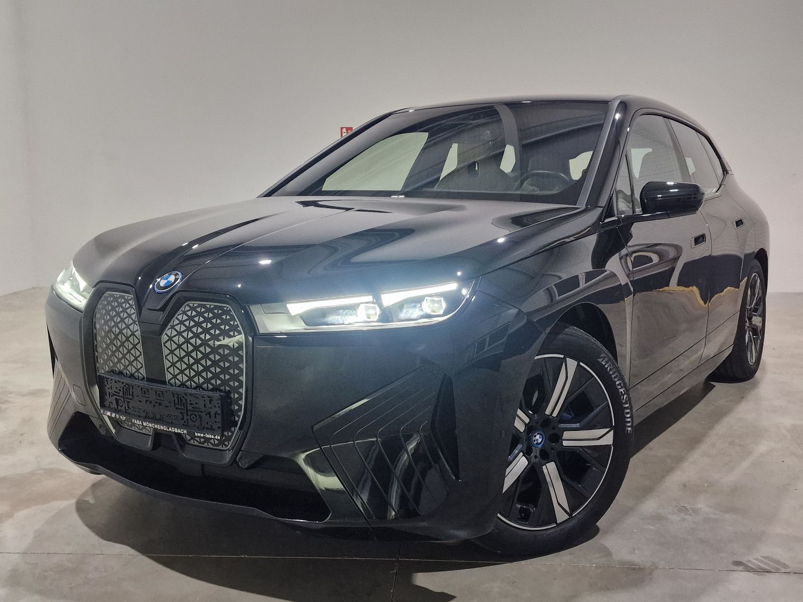 BMW iX xDrive50 Sportpaket/21"/Driving Assistant/H&K