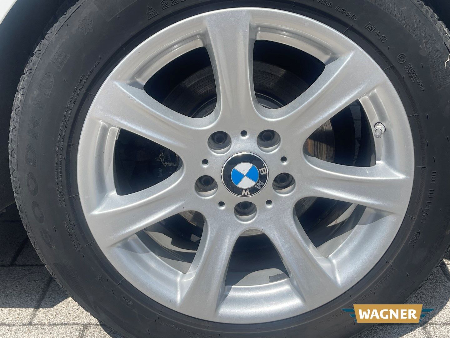 Fahrzeugabbildung BMW 320 Gran Turismo d xDrive Sport Sitzheizung