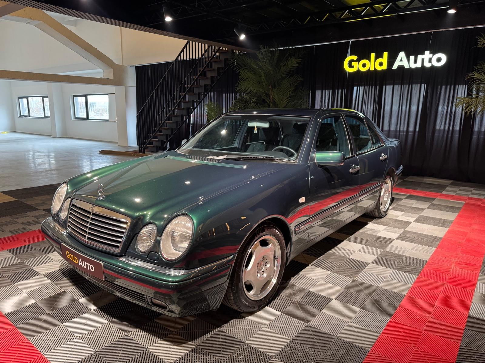 Mercedes-Benz E 220 CDI AVANTGARDE