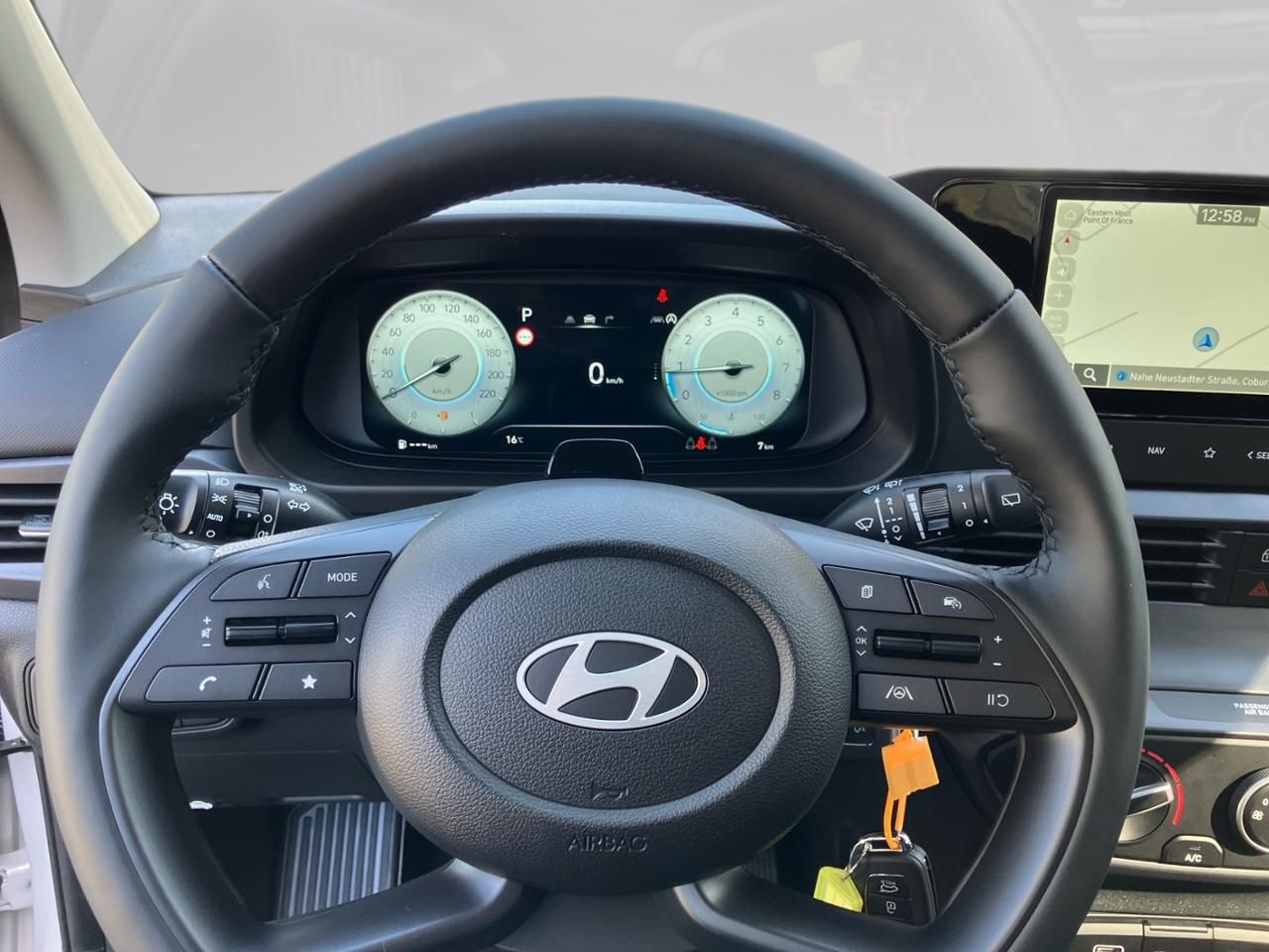 Fahrzeugabbildung Hyundai i20 TREND SHZ*LHZ*CARPLAY*NAVI*BOSE*LED