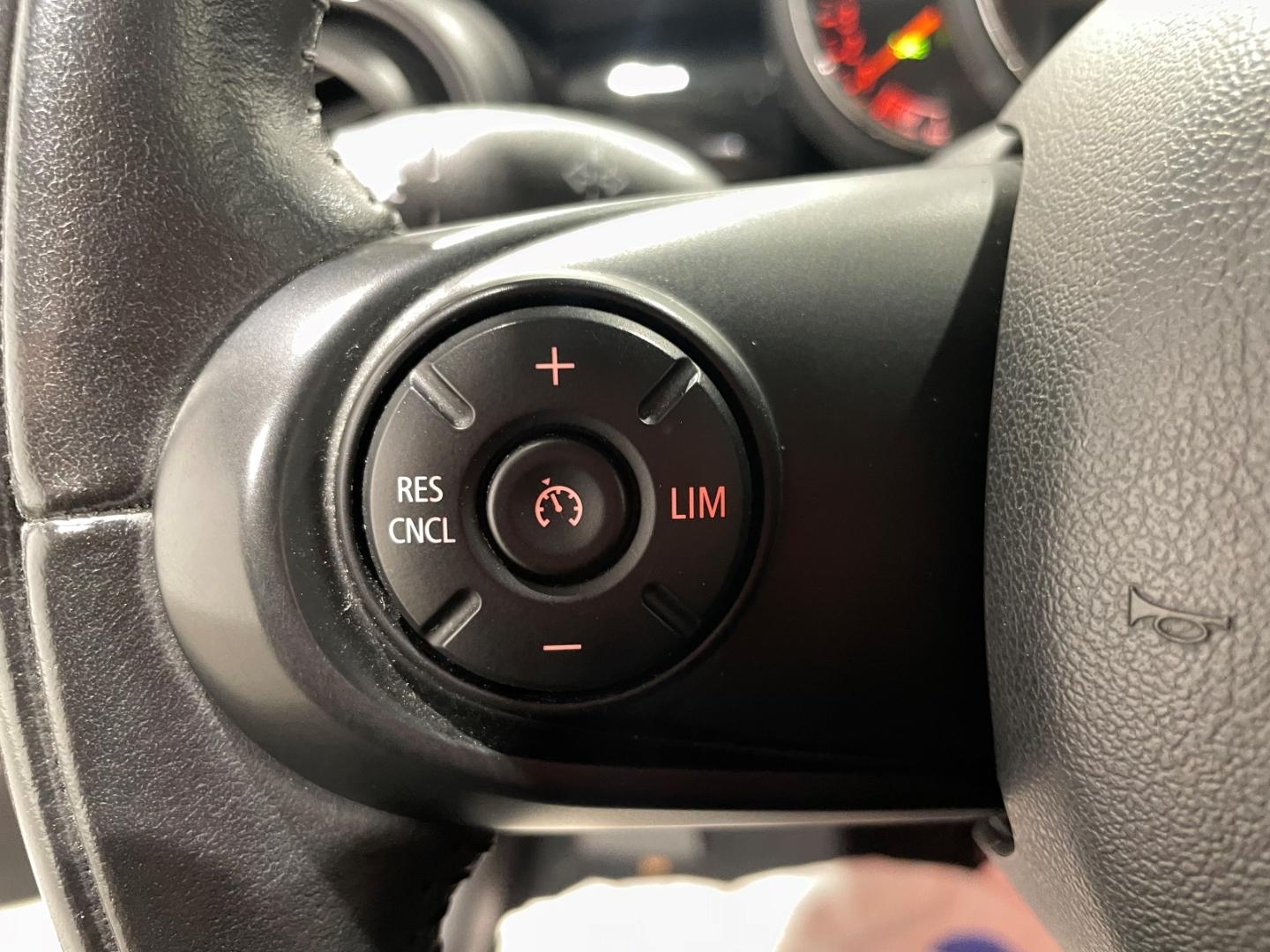 MINI Cooper Automatik LED Klima Tempomat Sitzheizung