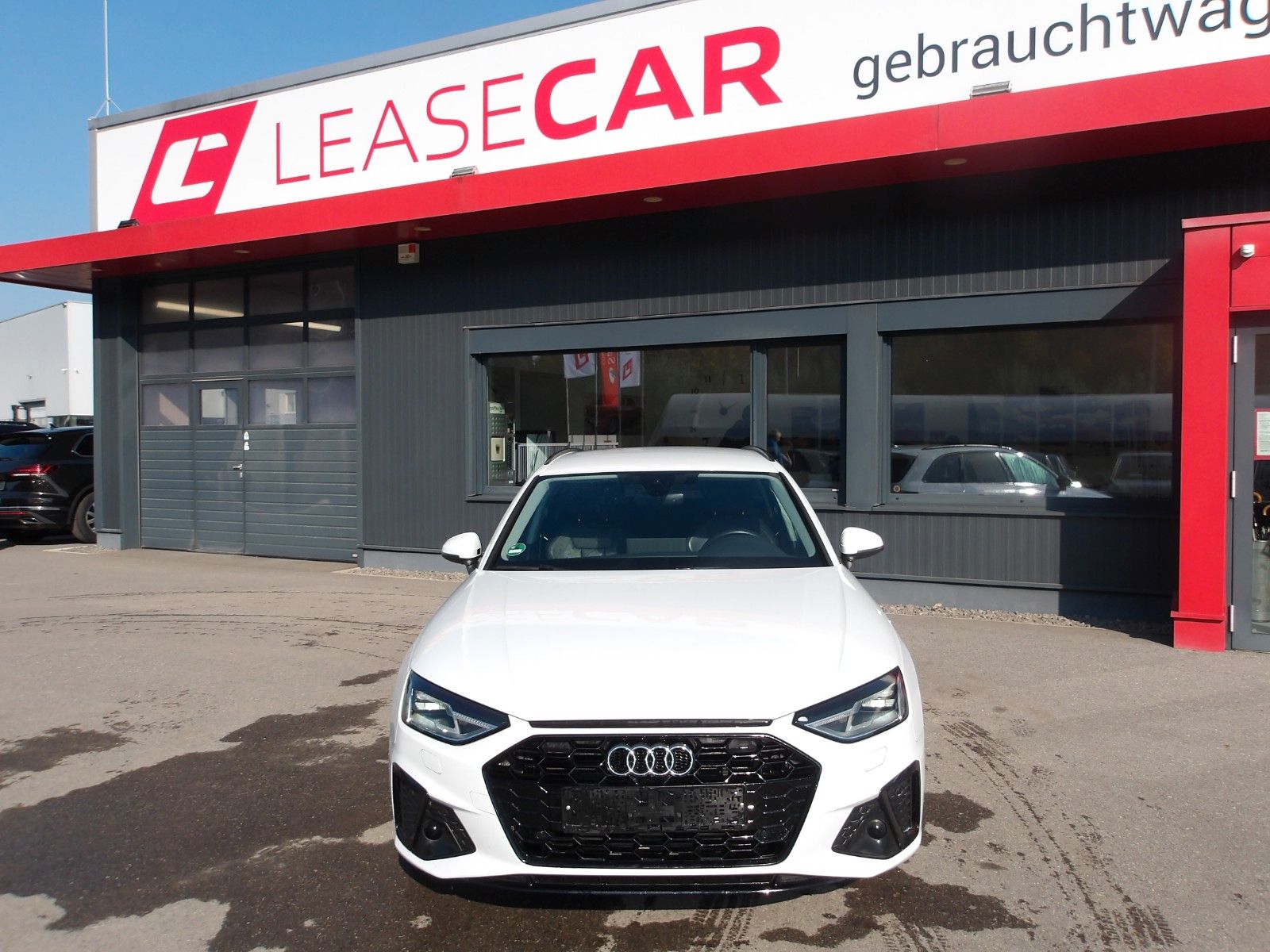 Audi A4 Avant 35 TFSI S line EXP € 18490.- imagem 3