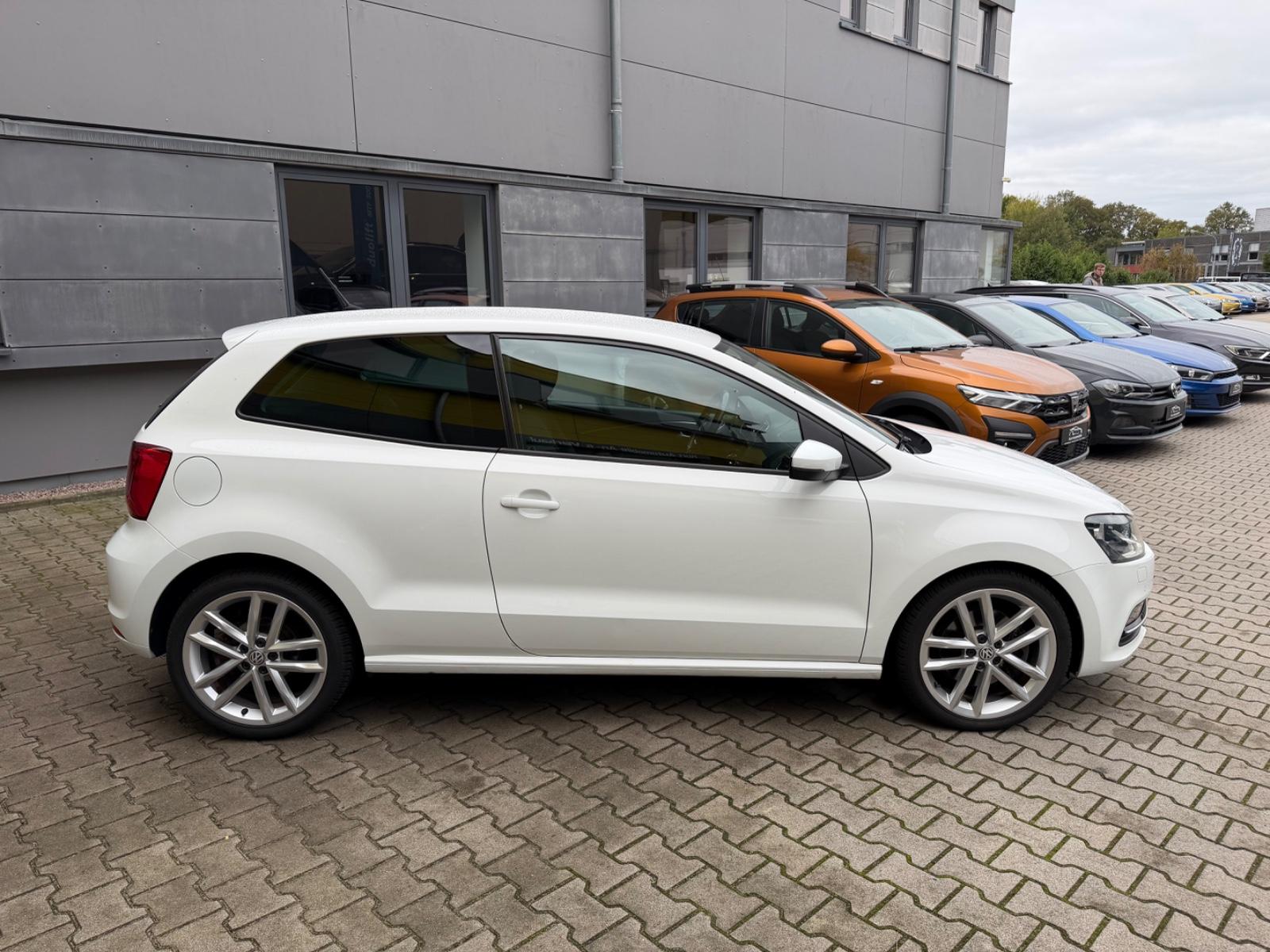 Volkswagen Polo V Highline AUTOMATIK/NAVI/LEDER/SHZ/KLIMAA