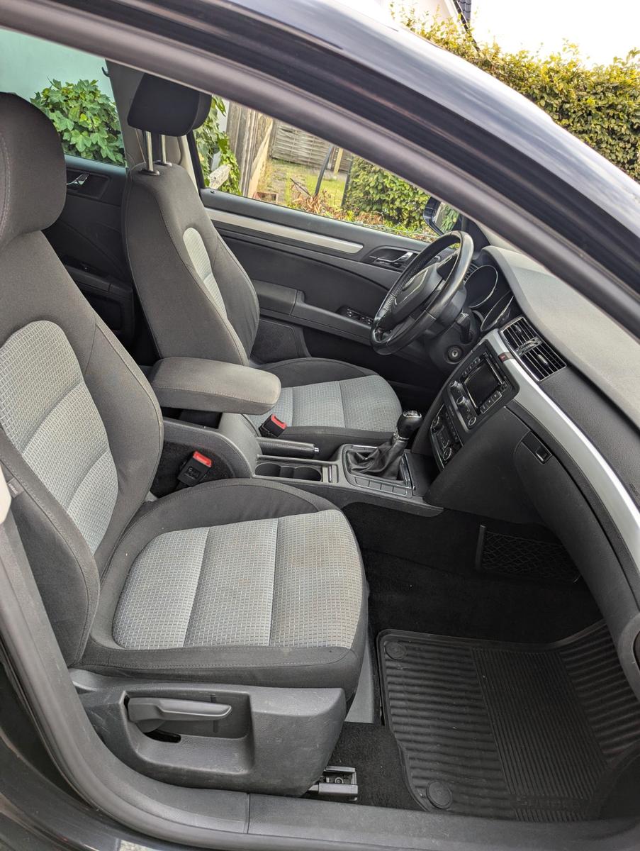 Skoda Superb 2013 — interior