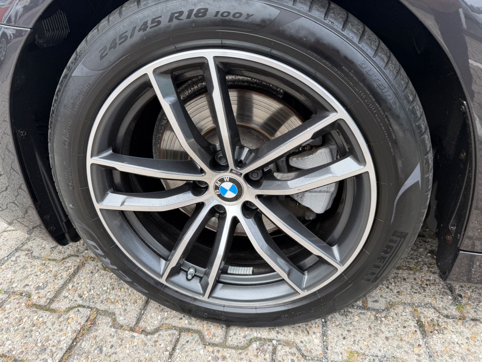 Fahrzeugabbildung BMW 520d Touring M SPORT LASER HUD KAMERA AHK LEDER