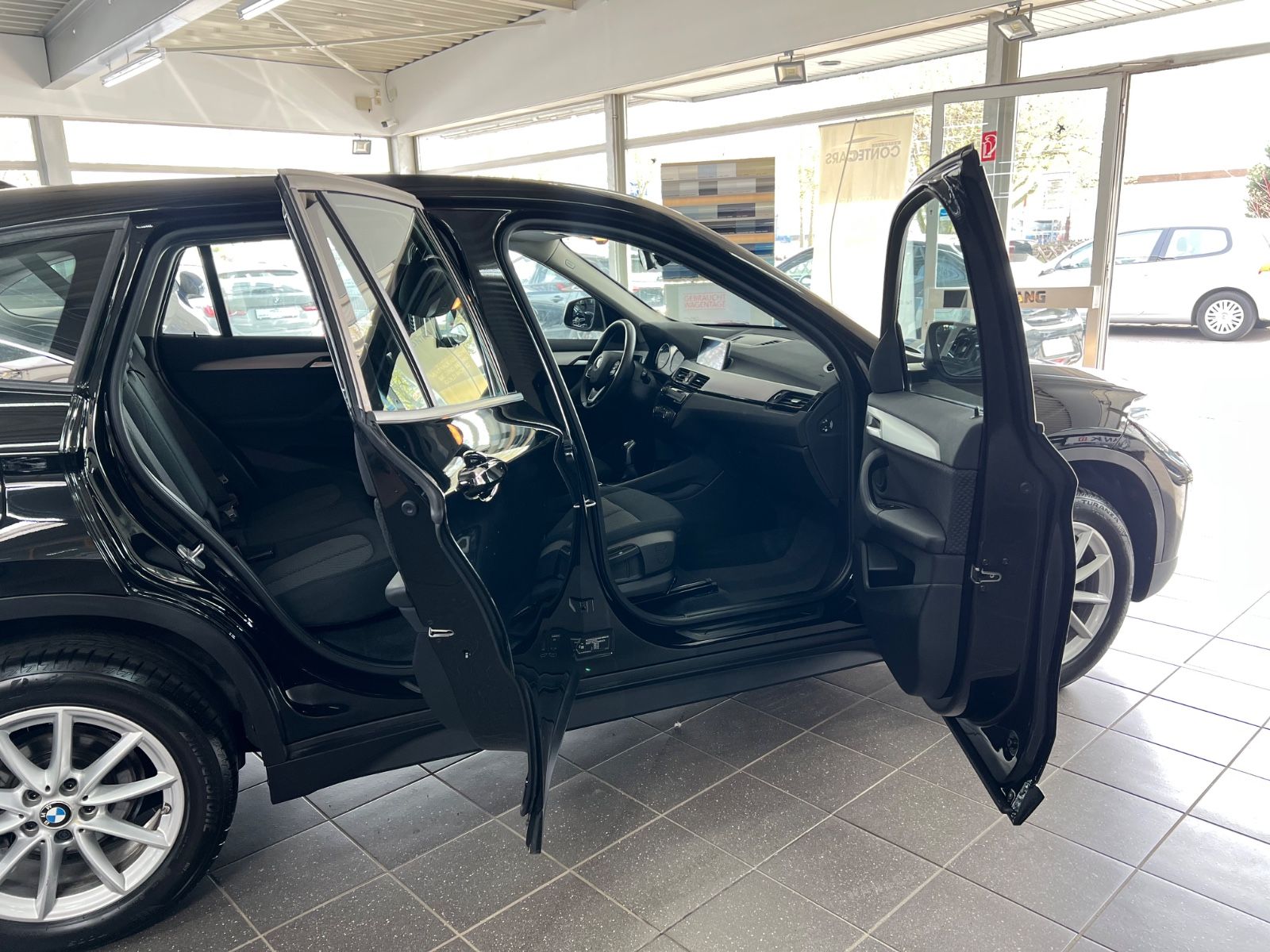 BMW X1 sDrive 18d PDC+Driving Assistant+RTTI+Navi foto 14