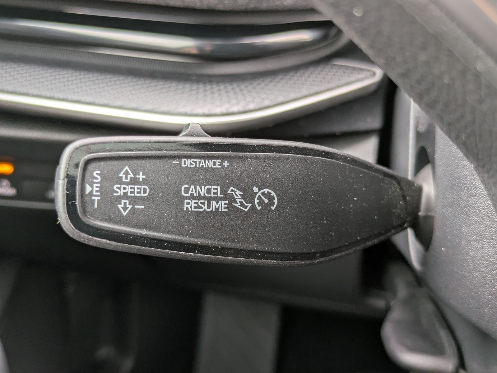 Fahrzeugabbildung SKODA Superb 2.0 TDI 4x4 Selection MATRIX*AHK*PANO*19"
