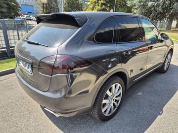 Porsche Cayenne - 3