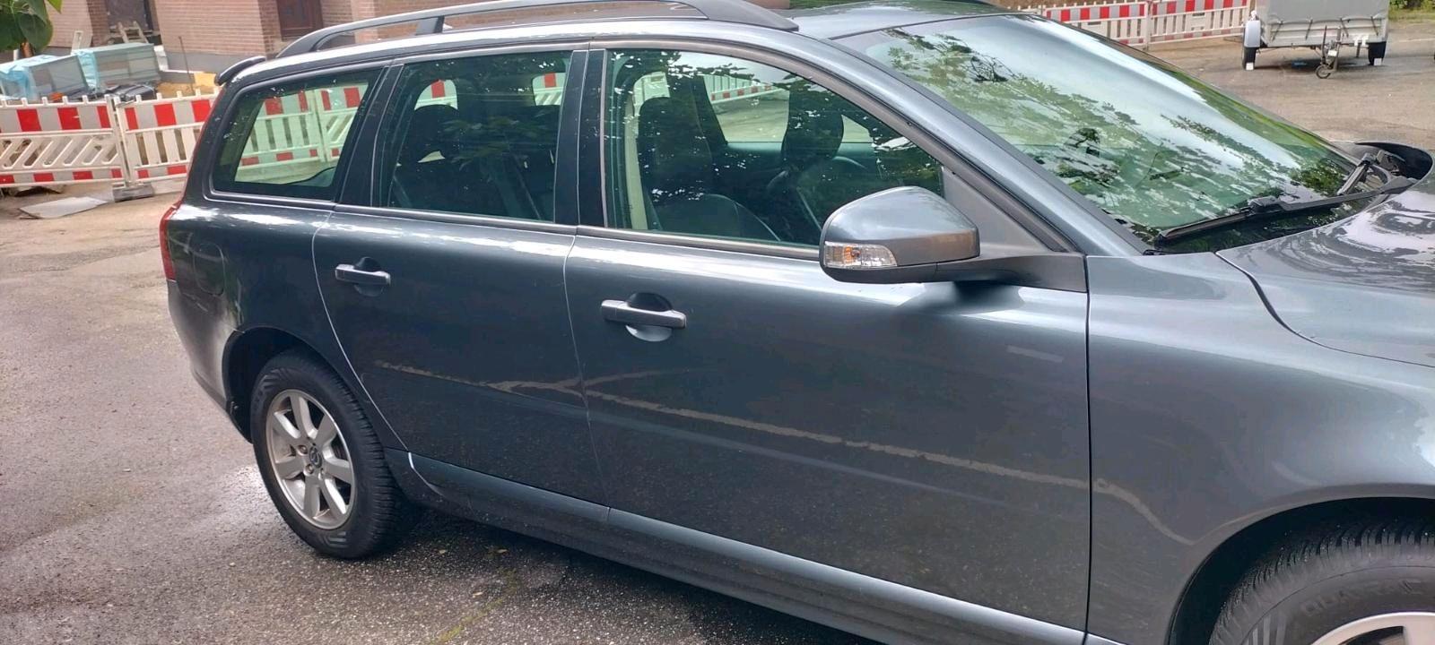 Volvo V70 2009 — photo 8