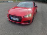 Audi TTS TFSI S tronic quattro Roadster  - rote Audi TTS