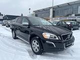 Volvo XC60 R-Dsgn D5 AWD/Standhei./SHZ/PANO/AHK - Volvo XC60 Gebrauchtwagen in Bielefeld