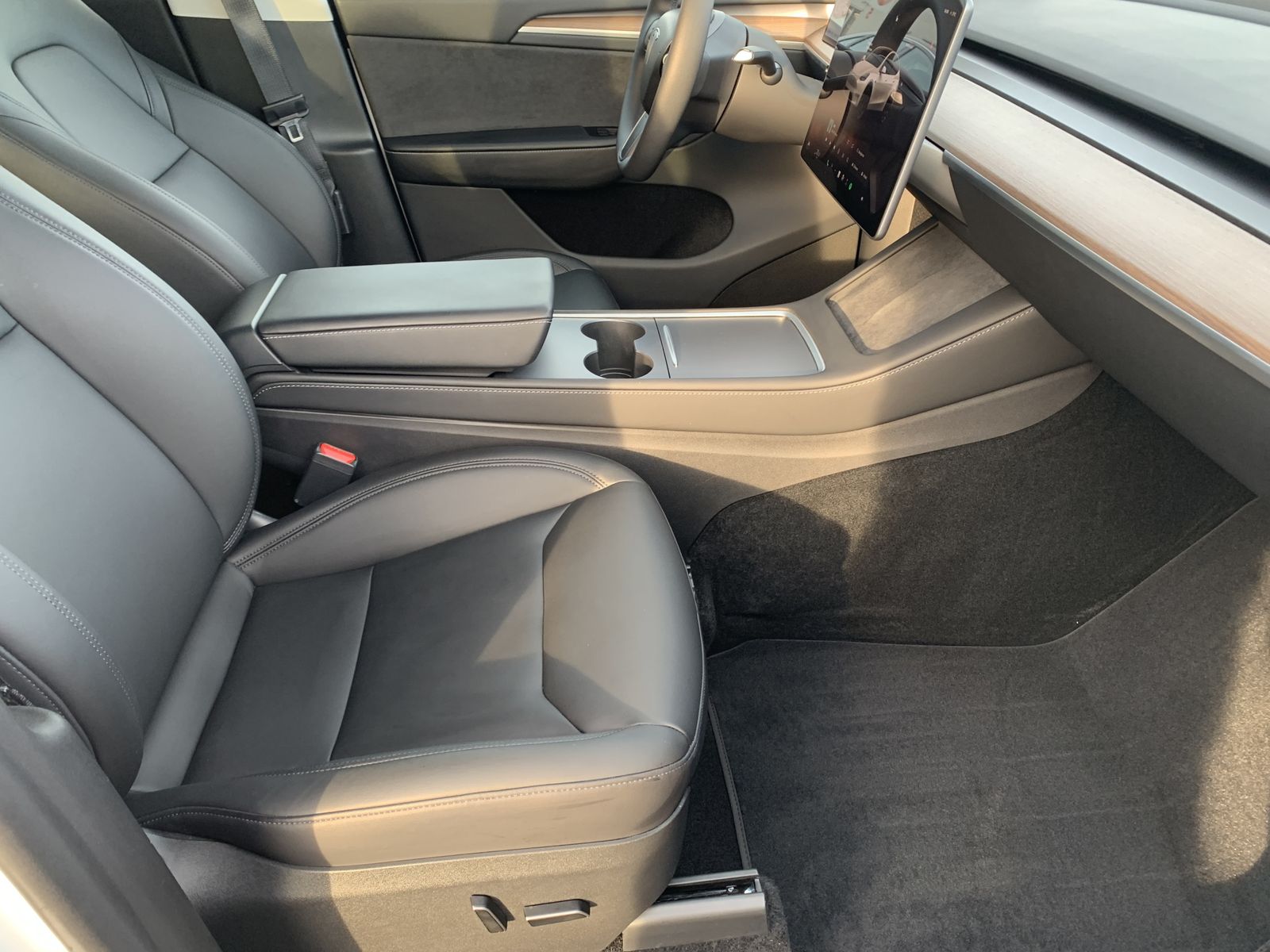 Fahrzeugabbildung Tesla Model Y Long Range Dual AWD*AHK*Keyless*Cam*Pano