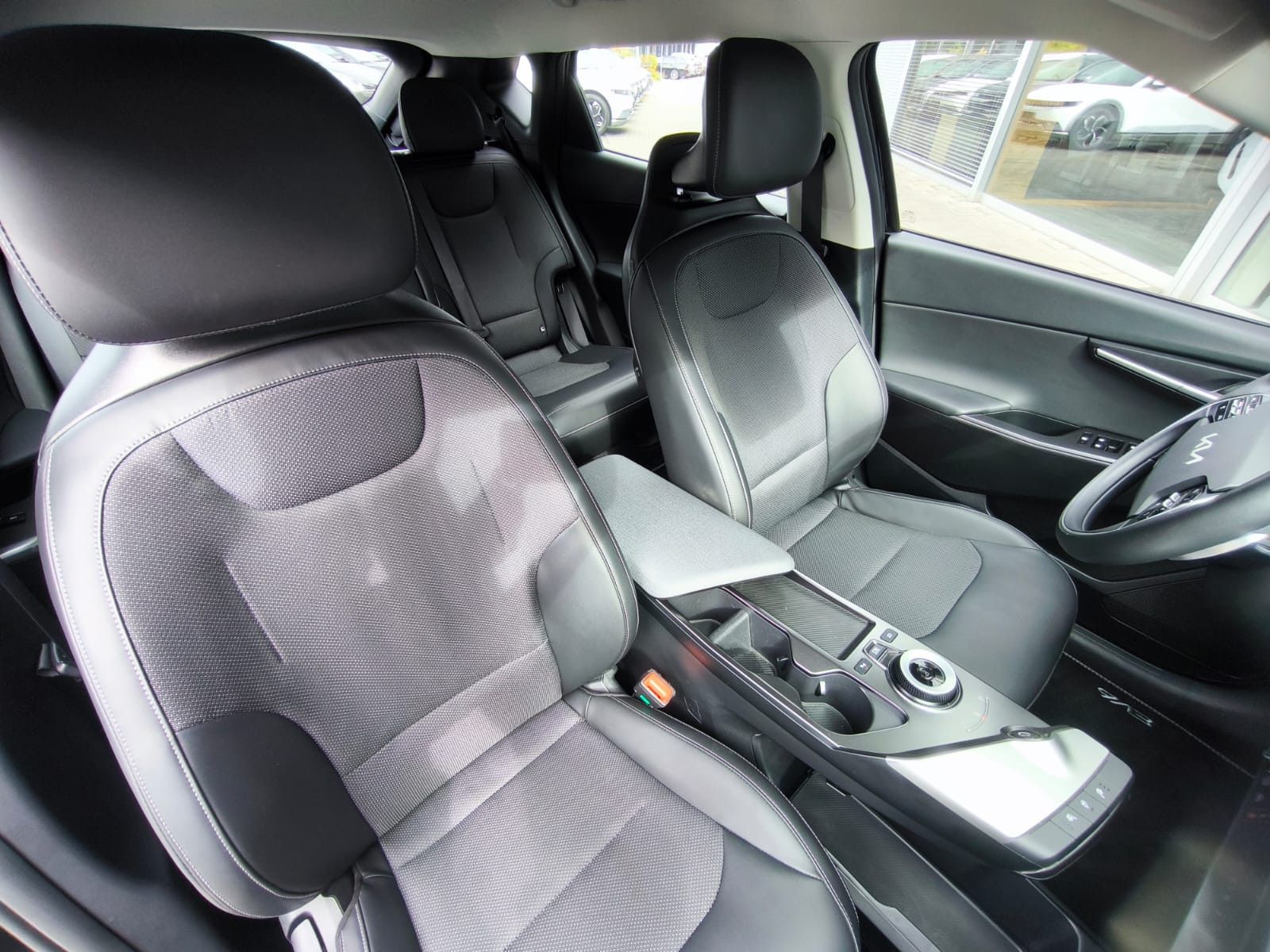 Vehicle image Kia EV6 2WD WERKSGAR+NAVI+LED+SHZ+DAB+KAMERA+ACC+WP+