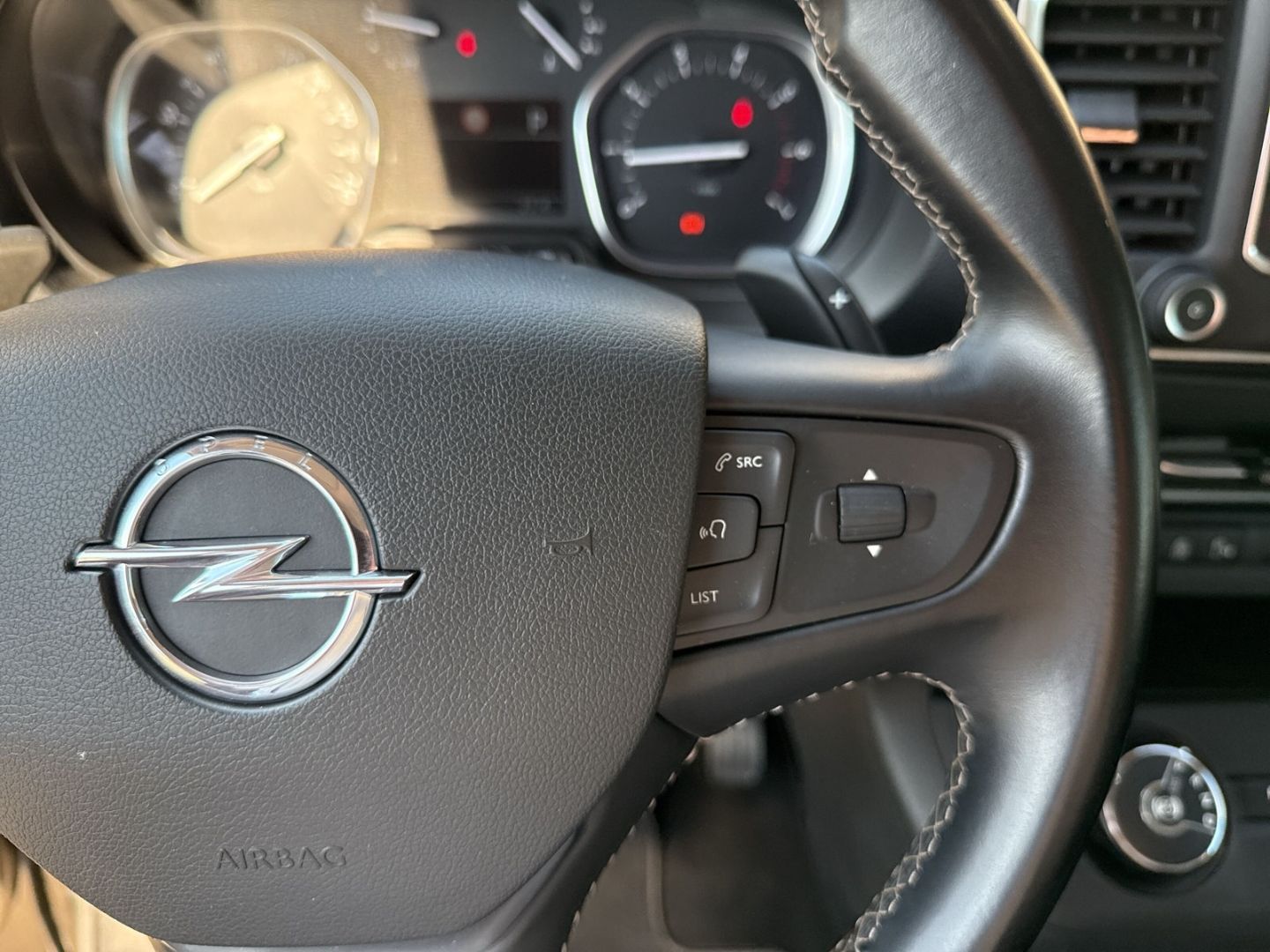 Fahrzeugabbildung Opel Zafira Tourer M 2.0 D EU6d-T Life HUD Navi Leder