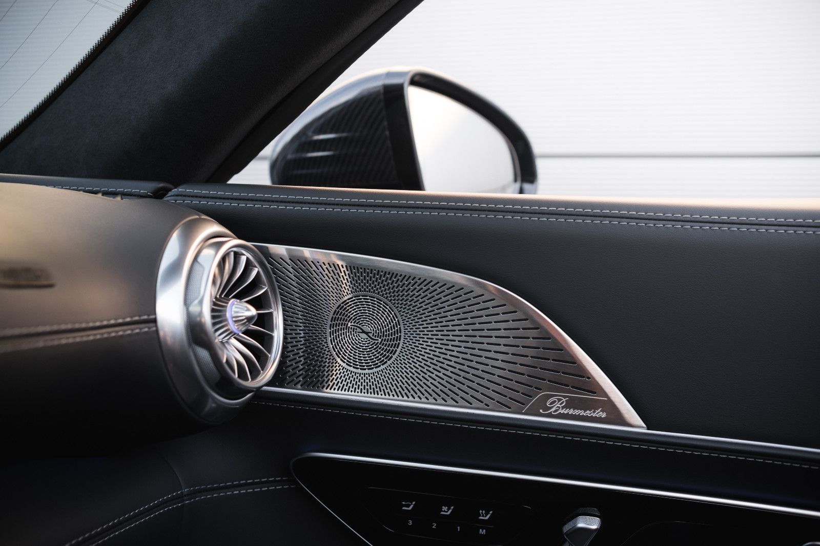 Fahrzeugabbildung Mercedes-Benz SL 63 AMG 4Matic+-Keramik-Burmester High- End