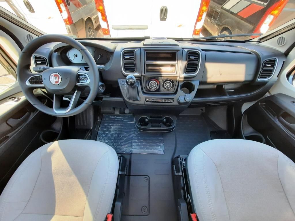 Fahrzeugabbildung LMC Innovan 600 Verfüg./Sparen Sie 13.878,- €