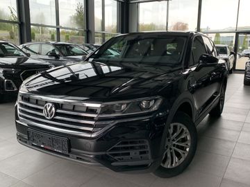 Volkswagen Touareg - 1