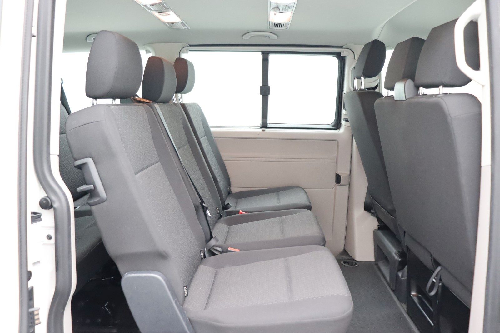 Fahrzeugabbildung Volkswagen T6 Caravelle 2.0 EcoProfi lang 2xSchiebetür