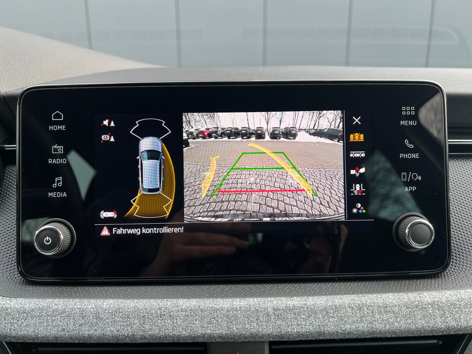 Fahrzeugabbildung SKODA Kamiq Selection 1.0 TSI DSG *Vorb. AHK, LED, ACC