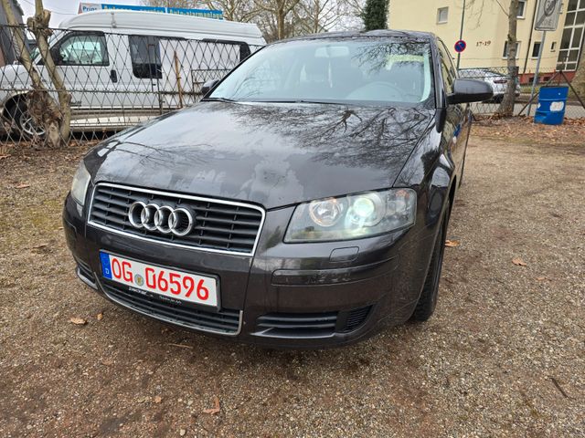 Audi A3 1.6 tiptronic  Xenon