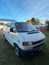 Volkswagen T4 Caravelle 2.4 D Standard - weiße Volkswagen T4 Caravelle